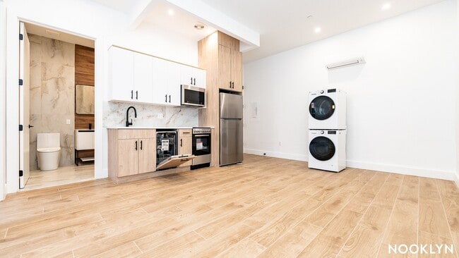 Photo - 897 New York Ave Unidad 1R