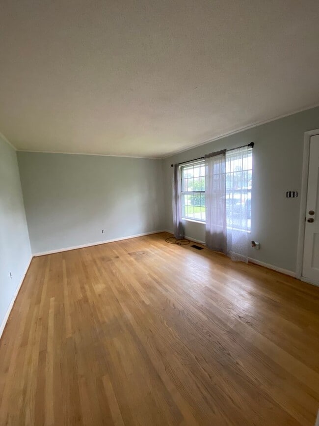 Photo - 2930 NW Georgetown Dr