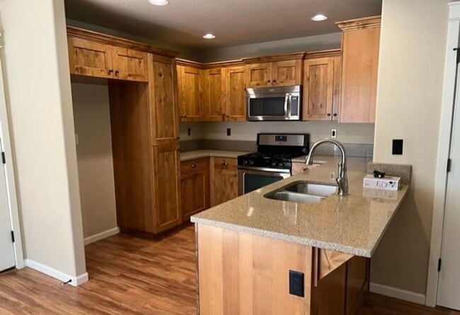 Photo - 20256 Badger Rd