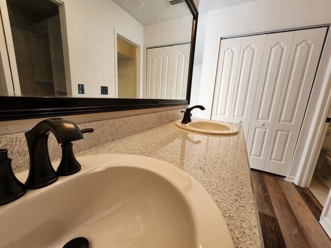 Photo - 14919 Old Pointe Rd