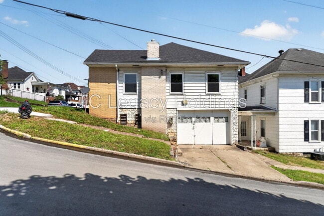Photo - 300 Ash Ave