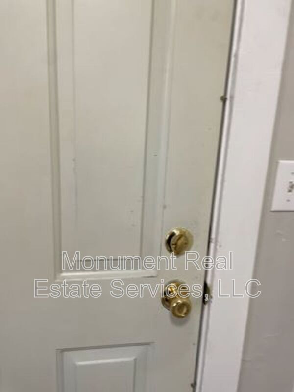 Photo - 1205 N Main St