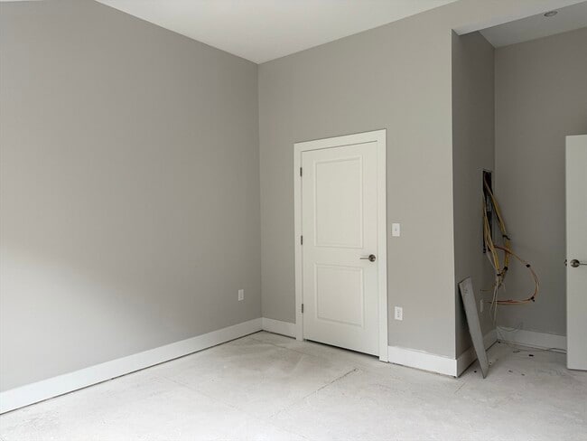 Photo - 251 Sladen St Unit 204