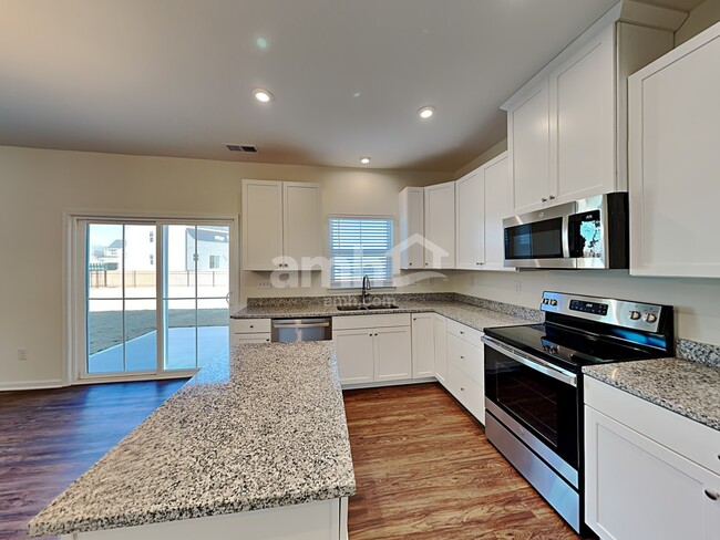 Photo - 561 Larragan Dr