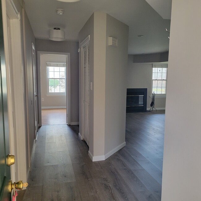 Photo - 84 Woodlake Dr