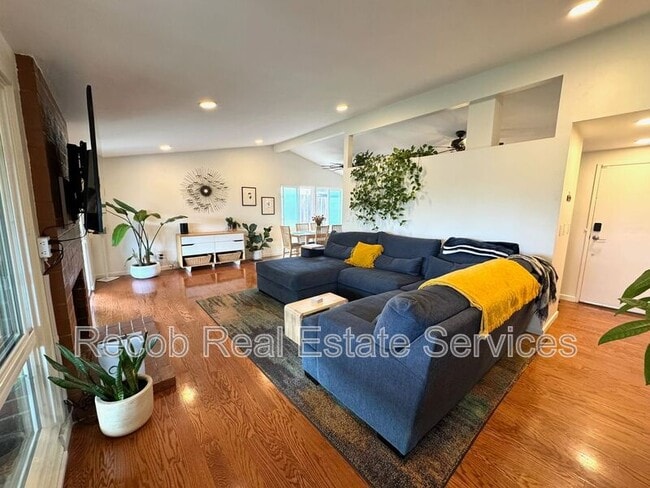 Photo - 3452 Lockwood Dr