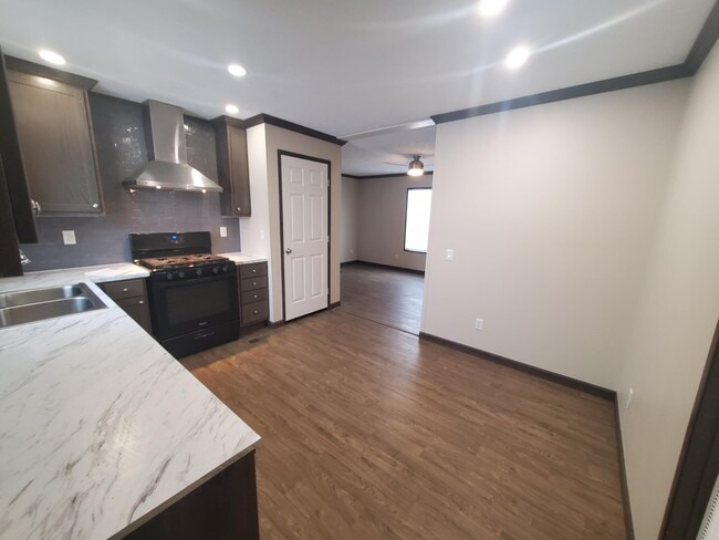 Building Photo - 6 Swallow Ct