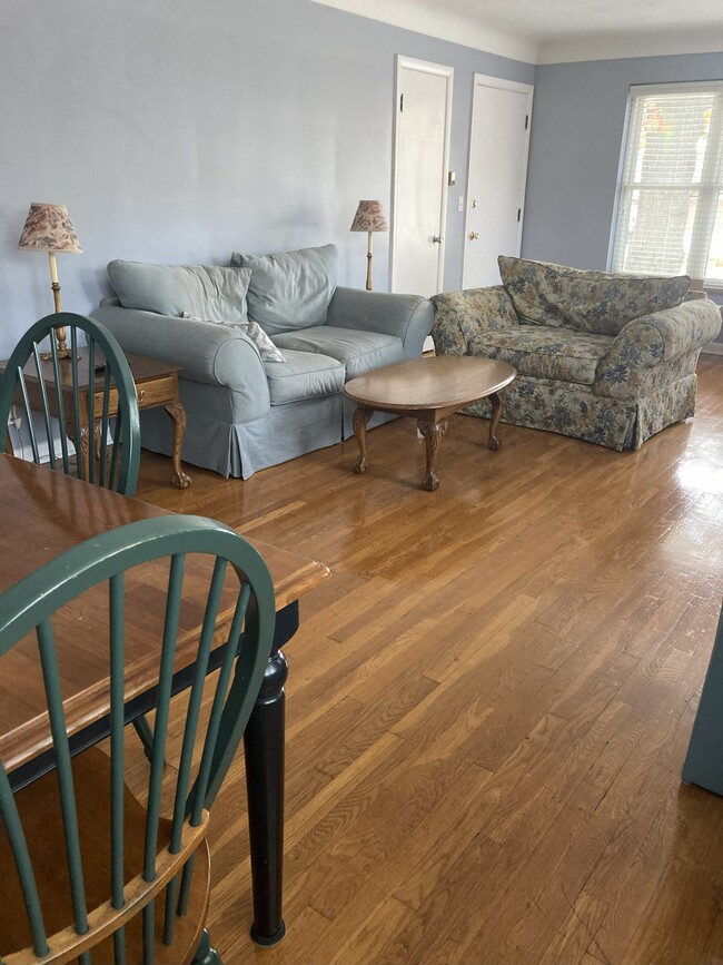 Living Room - 19562 Hilliard Blvd