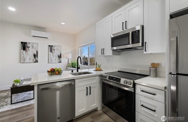 Photo - 619 S 35th St
