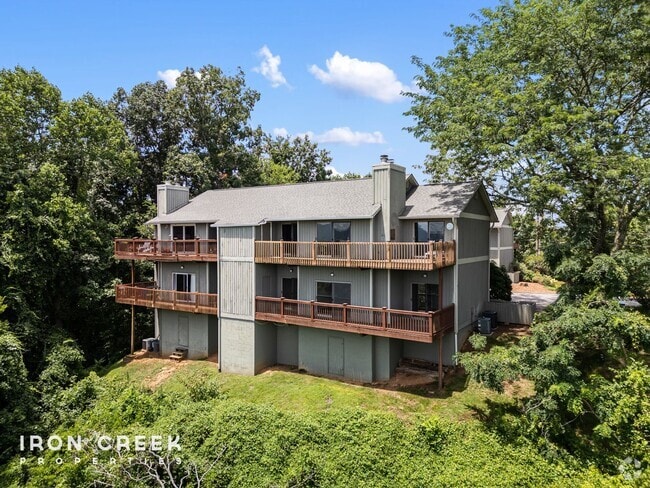 Building Photo - Two-bedroom Condo with Mountain Views near...