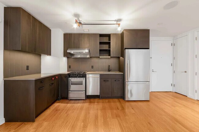 Photo - 123 Melrose St Unit 706