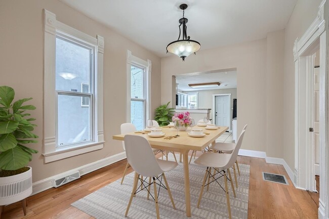 Photo - Beautiful Lincoln Park home by Art District on Santa Fe