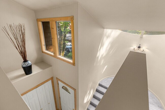 Photo - 2Bd/1.75Ba Kirkland Condo Unidad 65
