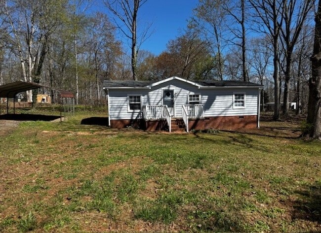Building Photo - Discover this well-maintained 3-bedroom, 2-bath home in Lincolnton, NC,