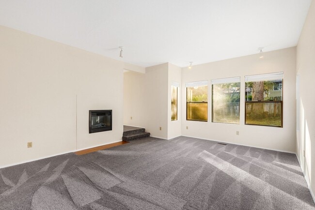 Photo - Redmond 3 Bedroom 1.5 Bath Garage Duplex
