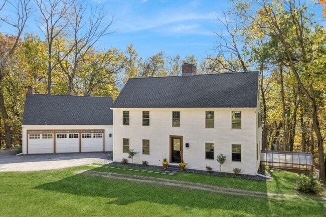 Photo - 3767 Oak Ln NE