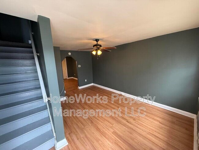 Photo - 3844 Elmley Ave