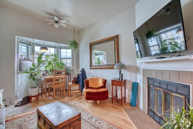 Building Photo - 1725 7th St Rental