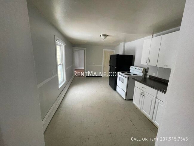 Building Photo - 22 Birch St Unit 2