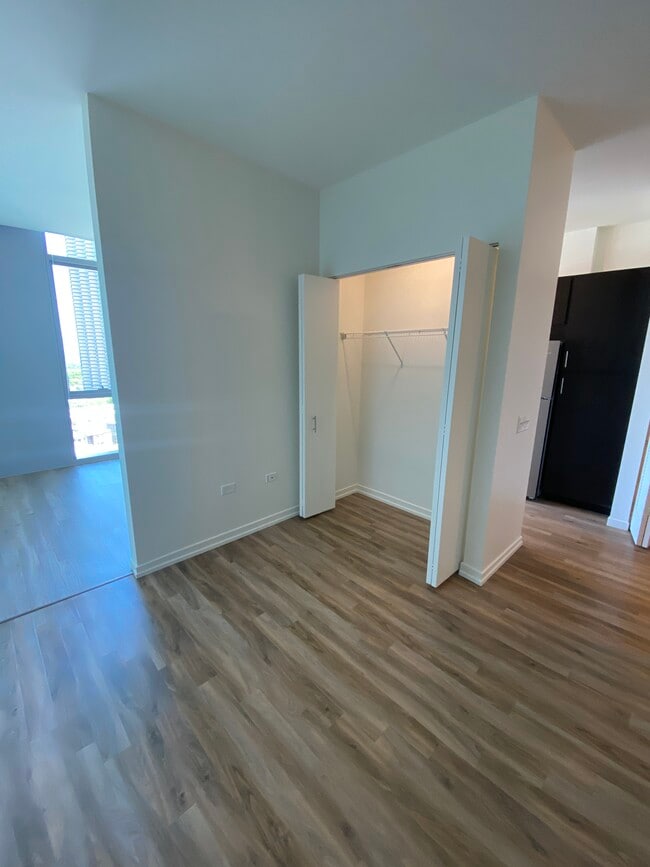 3700 N Halsted St Unit 1218