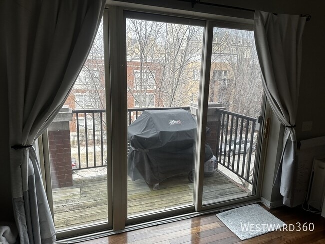 Photo - 1121 W Washburne Ave Unit 301