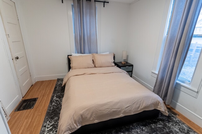 Photo - 3202 Harriet Ave