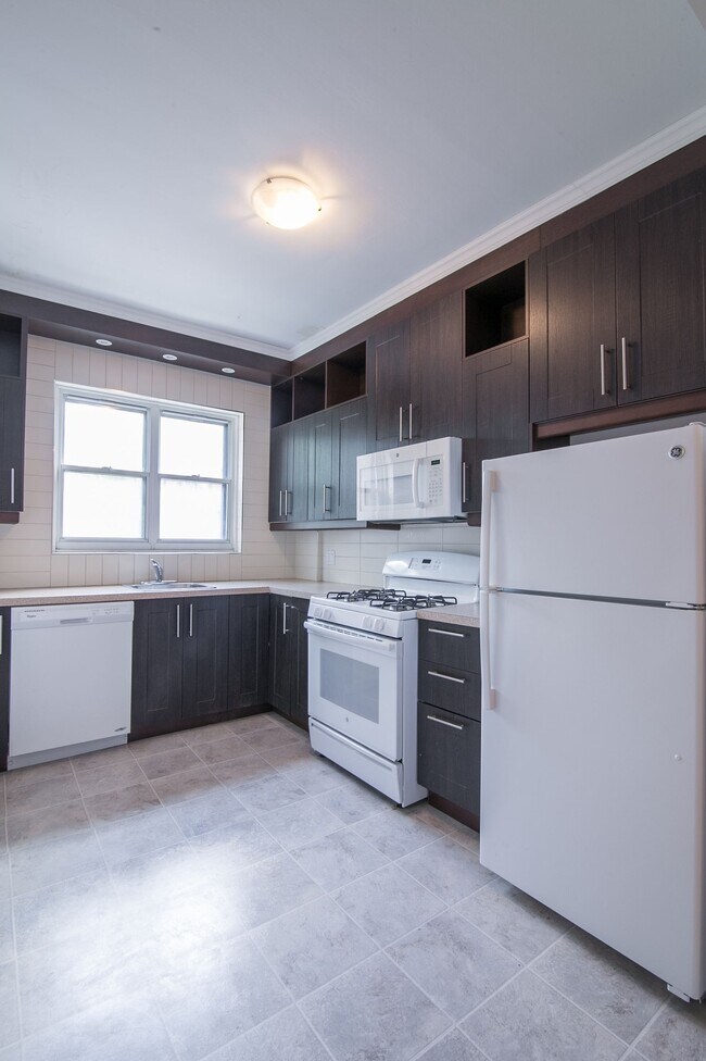 Photo - 6210 Avenue Deacon 6210 Chemin Deacon Unité 00A6