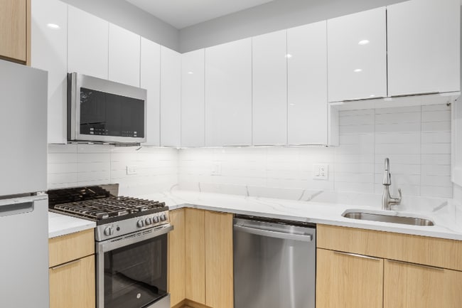 Photo - 1239 W Morse Ave Unit 2