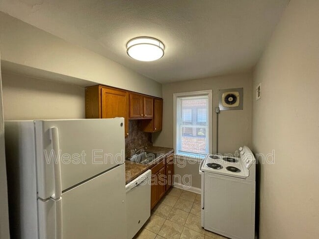 Photo - 7215 Amherst Ave