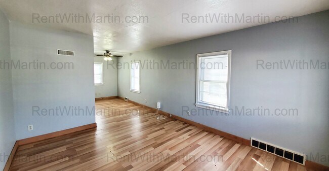 Photo - 1112-1114 Byron Ave Unidad 1112