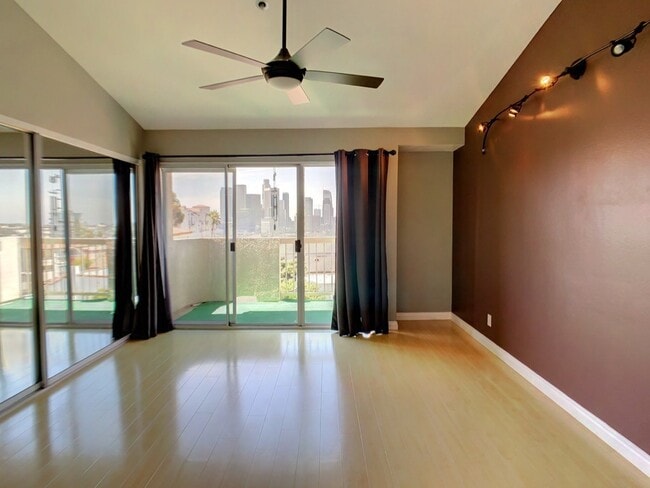 Building Photo - A Beautiful updated trilevel townhome in W Figueroa is now available for rent.