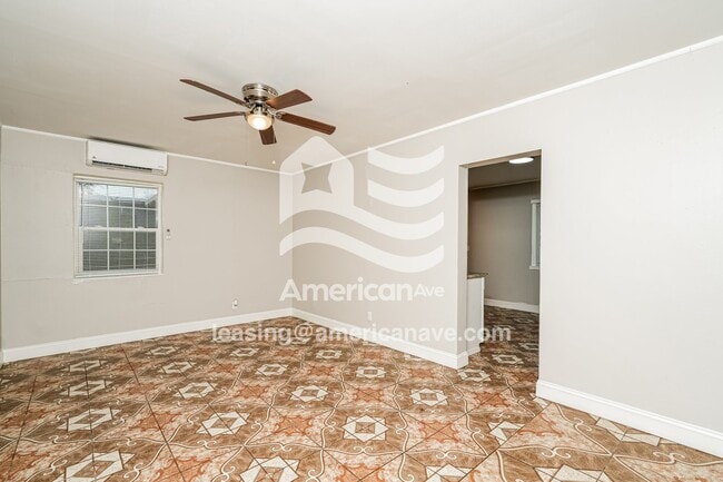 Photo - 1531 N Indianapolis Ave