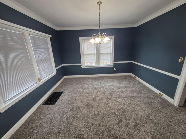 Photo - 2843 Ashland Ave