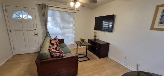 Photo - 4955 Hanawai St Unidad 1-205