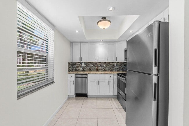 Building Photo - 641 Normandy Ln Unit N Rental
