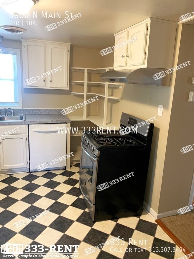 Photo - 6300 N Main St