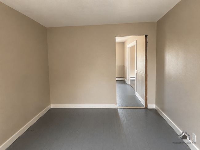 81 Main St Unit 4