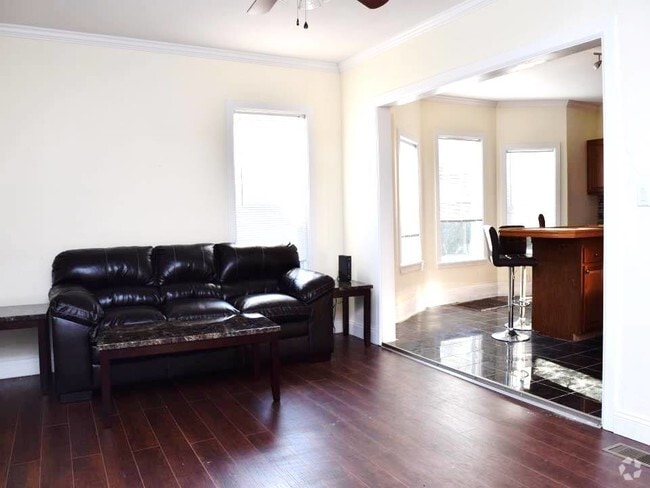 Building Photo - 323 Lexington Ave Unit 1 Rental