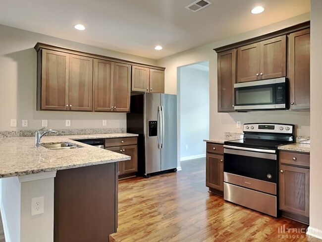 Photo - 824 Ellyson Dr