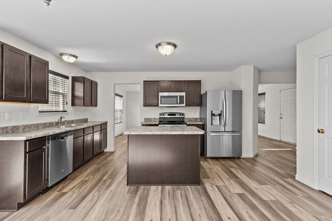 Photo - 614 Prairiegate Ct