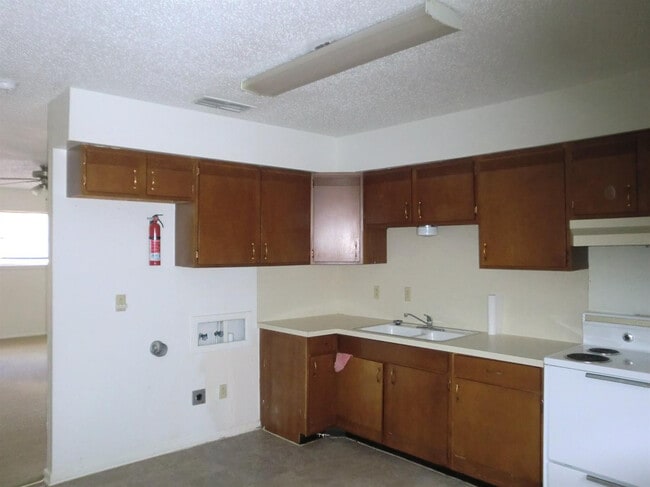Photo - 501 Plaza Dr