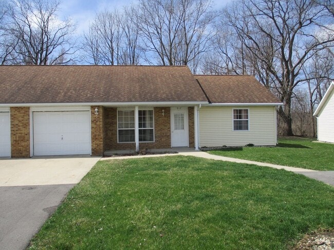 New Listing!!! 2 Bedroom Townhouse in Albi... - New Listing!!! 2 Bedroom Townhouse in Albi...