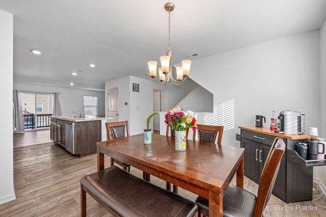 Photo - 2544 Alison Ave