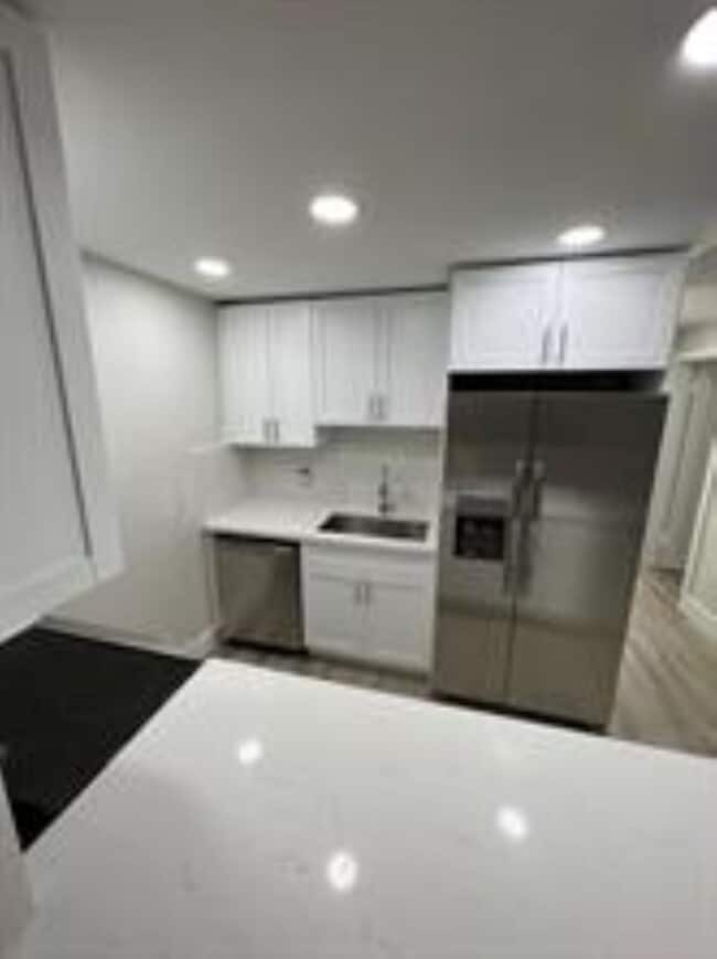 Building Photo - 2665 Middle River Dr Unit 4 Rental