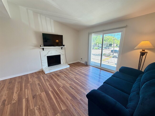 Building Photo - 3300 Pebblebrook Dr Unit 50