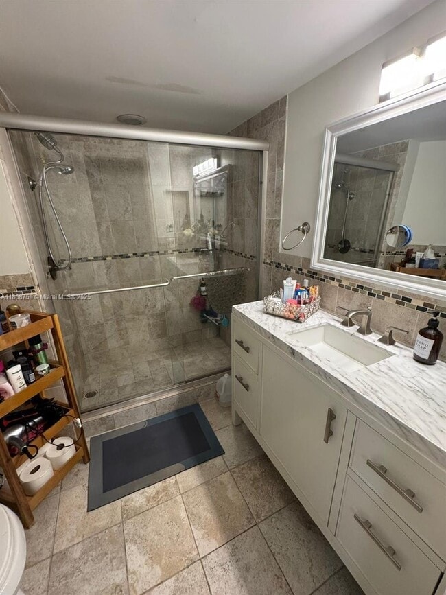 Building Photo - 10245 NW 9th St Cir Unit 114-9 Rental