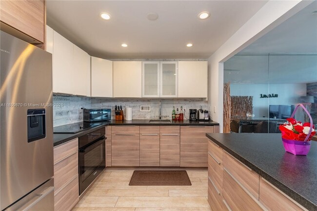 Photo - 2301 Collins Ave Unit 716