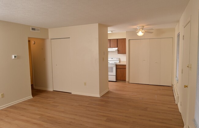 Photo - Meadowbrook Lake Apartments