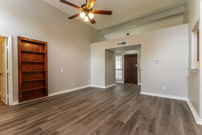 Photo - 2321 Clareton Dr