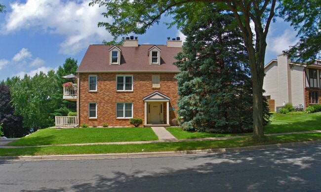 Building Photo - 2934 Cimarron Trl Unit 2934 Rental